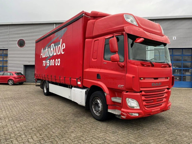 DAF CF400 / CURTAIN SAILS / BIG PLATFORM 2500 KG / DEB / NAVI / FULL-AIR / LWDS / ACC / AUTOMATIC / EURO-6 / 2015 - Koffer LKW: das Bild 2 DAF CF400 / CURTAIN SAILS / BIG PLATFORM 2500 KG / DEB / NAVI / FULL-AIR / LWDS / ACC / AUTOMATIC / EURO-6 / 2015 - Koffer LKW: das Bild 2