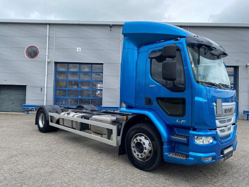 DAF LF290 / ONLY:429873KM / LWDS / GOOD TYRES / AUTOMATIC / EURO-6 / 2018 - Fahrgestell LKW: das Bild 2 DAF LF290 / ONLY:429873KM / LWDS / GOOD TYRES / AUTOMATIC / EURO-6 / 2018 - Fahrgestell LKW: das Bild 2