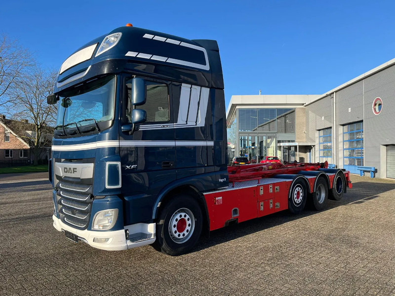 DAF XF106-530 8X2 / AJK HOOKLIFT 25000KG / 9 TON FRONT AXLE / NAVI / ONLY:612482 KM / SSC / AUTOMATIC / EURO-6 / 2019 - Abrollkipper: das Bild 1 DAF XF106-530 8X2 / AJK HOOKLIFT 25000KG / 9 TON FRONT AXLE / NAVI / ONLY:612482 KM / SSC / AUTOMATIC / EURO-6 / 2019 - Abrollkipper: das Bild 1