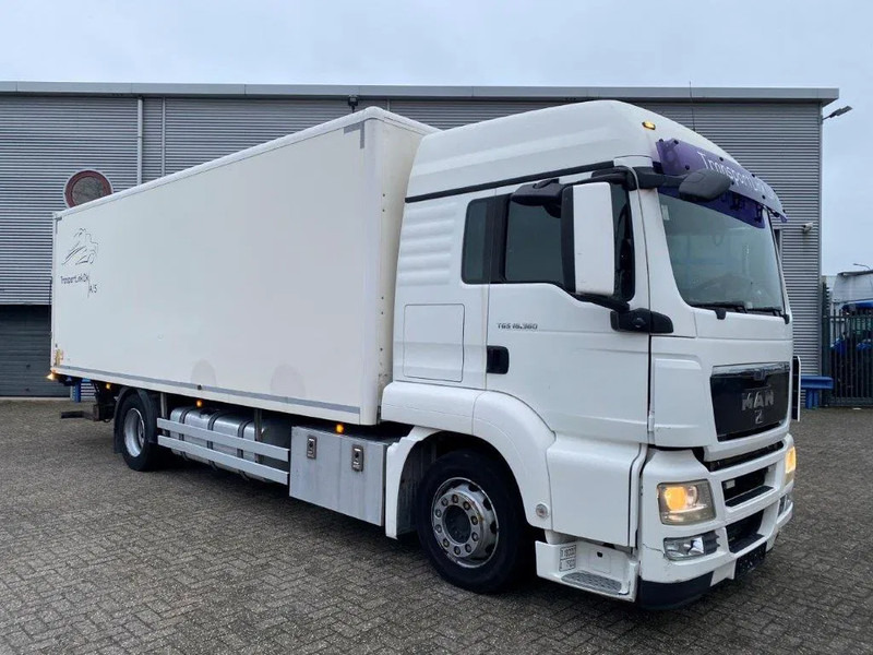 MAN TGS18.360 / HEATED BOX / FULL-AIR / PLATFORM / ONLY:392217 KM / MANUAL / EURO-4 / 2008 - Koffer LKW: das Bild 2 MAN TGS18.360 / HEATED BOX / FULL-AIR / PLATFORM / ONLY:392217 KM / MANUAL / EURO-4 / 2008 - Koffer LKW: das Bild 2