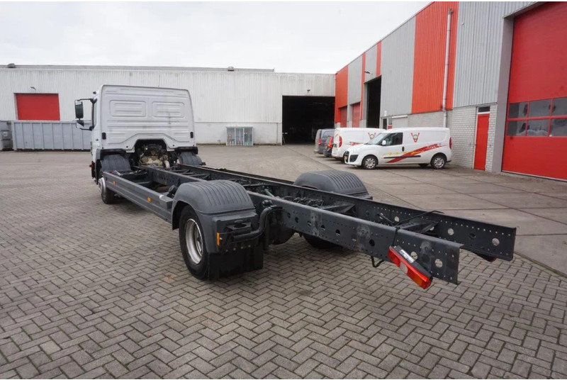 Mercedes-Benz ATEGO 1221 / ENGINE RUNNING / ONLY:253095 KM / AUTOMATIC / EURO-6 / 2017 - Fahrgestell LKW: das Bild 3 Mercedes-Benz ATEGO 1221 / ENGINE RUNNING / ONLY:253095 KM / AUTOMATIC / EURO-6 / 2017 - Fahrgestell LKW: das Bild 3