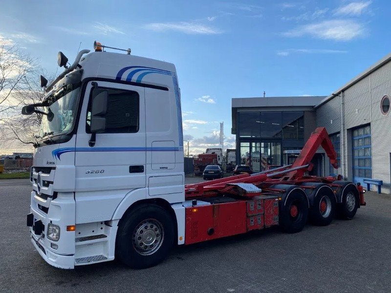 Mercedes-Benz Actros 3260 V8 / 15,9L / 8X4 / BIG AXLE / PALFINGER T26 HOOKLIFT / LIFT+LENKACHSE / FULL-AIR / AIRCO / AUTOMATIC / EURO-5 / 2013 - Abrollkipper: das Bild 2 Mercedes-Benz Actros 3260 V8 / 15,9L / 8X4 / BIG AXLE / PALFINGER T26 HOOKLIFT / LIFT+LENKACHSE / FULL-AIR / AIRCO / AUTOMATIC / EURO-5 / 2013 - Abrollkipper: das Bild 2