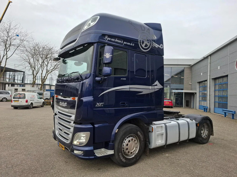 DAF XF106-440 / NL TRUCK / TUV:19-03-2026 / SMART TACHO / ACC / LWDS / FRIDGE / FULL SPOILER / AUTOMATIC / EURO-6 / 2016 - Sattelzugmaschine: das Bild 1 DAF XF106-440 / NL TRUCK / TUV:19-03-2026 / SMART TACHO / ACC / LWDS / FRIDGE / FULL SPOILER / AUTOMATIC / EURO-6 / 2016 - Sattelzugmaschine: das Bild 1