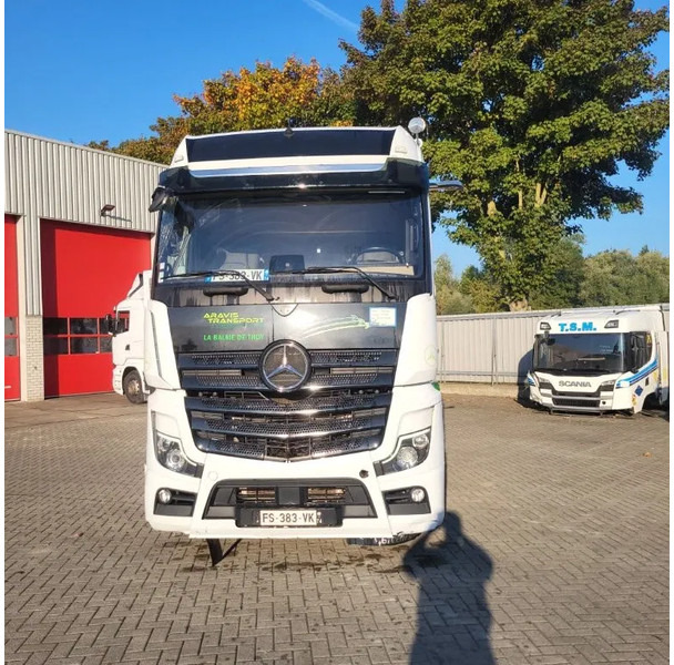 Mercedes-Benz ACTROS 1863 / ENGINE RUNNING / RETARDER / PARK-COOL /HYDRAULICS / ONLY: 268593KM / GIGA-SPACE / MIRRORCAM / AUTOMATIC / EURO-6 / - Sattelzugmaschine: das Bild 3 Mercedes-Benz ACTROS 1863 / ENGINE RUNNING / RETARDER / PARK-COOL /HYDRAULICS / ONLY: 268593KM / GIGA-SPACE / MIRRORCAM / AUTOMATIC / EURO-6 / - Sattelzugmaschine: das Bild 3
