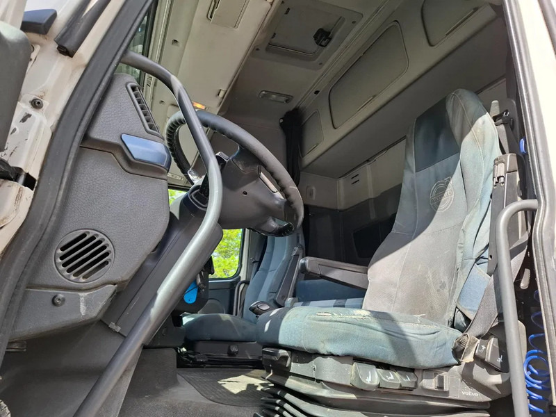 Sattelzugmaschine Volvo FH13-540 / HYDRAULICS / VEB+ / TUV:01-04-2026 / FRIDGE / AIRCO / SIDESKIRTS / AUTOMATIC / EURO-5 / 2012: das Bild 11