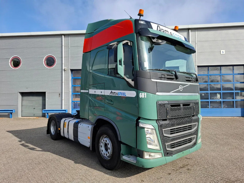 Volvo FH4-460 / VEB+ / DOUBLE TANK / FRIDGE / AIRCO / AUTOMATIC / EURO-6 / 2014 - Sattelzugmaschine: das Bild 2 Volvo FH4-460 / VEB+ / DOUBLE TANK / FRIDGE / AIRCO / AUTOMATIC / EURO-6 / 2014 - Sattelzugmaschine: das Bild 2