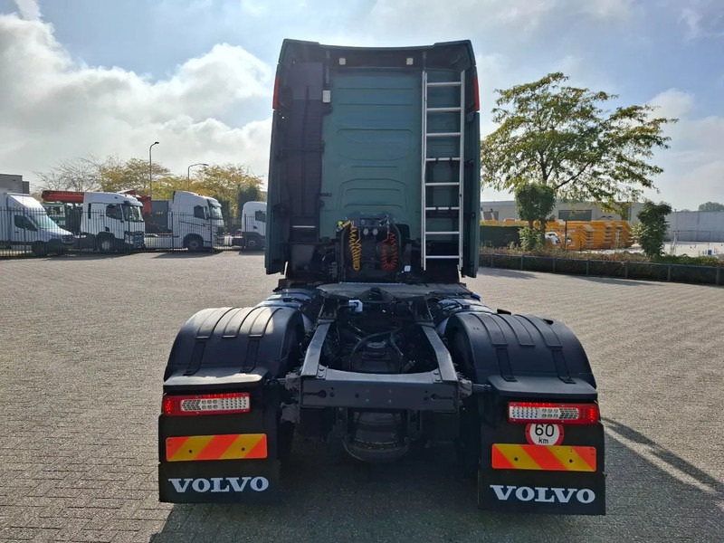 Volvo FH4-460 / VEB+ / DOUBLE TANK / FRIDGE / AIRCO / AUTOMATIC / EURO-6 / 2014 - Sattelzugmaschine: das Bild 4 Volvo FH4-460 / VEB+ / DOUBLE TANK / FRIDGE / AIRCO / AUTOMATIC / EURO-6 / 2014 - Sattelzugmaschine: das Bild 4