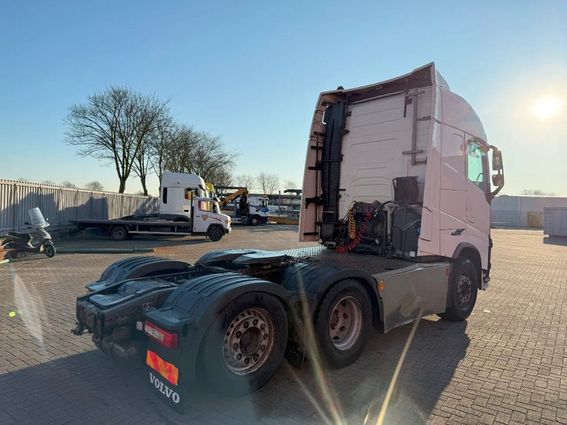 Volvo FH4-500 / ENGINE RUNNING / HYDRAULICS / VEB+ / LWDS / LIFT AXLE / AUTOMATIC / EURO-6 / 2014 - Sattelzugmaschine: das Bild 5 Volvo FH4-500 / ENGINE RUNNING / HYDRAULICS / VEB+ / LWDS / LIFT AXLE / AUTOMATIC / EURO-6 / 2014 - Sattelzugmaschine: das Bild 5