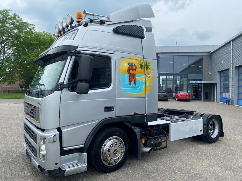 Volvo FM9-300 / MEGA / FULL-AIR / XENON / ONLY:372618KM / MANUAL / EURO-3 / 2004 - Sattelzugmaschine: das Bild 1 Volvo FM9-300 / MEGA / FULL-AIR / XENON / ONLY:372618KM / MANUAL / EURO-3 / 2004 - Sattelzugmaschine: das Bild 1
