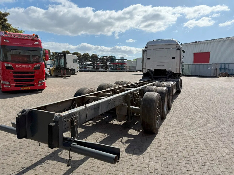 Scania R490 / 8X4 / ENGINE RUNNING / RETARDER / 9 TON FRONT AXLE / LIFT+LENKACHSE / AUTOMATIC / EURO-6 / 2017 - Fahrgestell LKW: das Bild 4 Scania R490 / 8X4 / ENGINE RUNNING / RETARDER / 9 TON FRONT AXLE / LIFT+LENKACHSE / AUTOMATIC / EURO-6 / 2017 - Fahrgestell LKW: das Bild 4