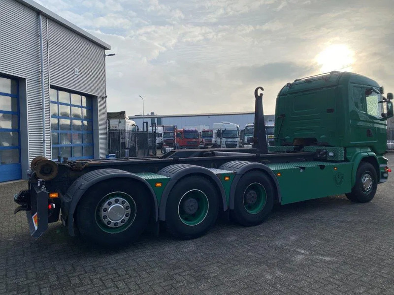 Scania R520 V8 / 8X4 / BIG AXLE / AJK HOOKLIFT 30TON / LIFT+LENKACHSE / NAVI / LEATHER / FULL-AIR / AUTOMATIC / EURO-6 / 2015 - Abrollkipper: das Bild 5 Scania R520 V8 / 8X4 / BIG AXLE / AJK HOOKLIFT 30TON / LIFT+LENKACHSE / NAVI / LEATHER / FULL-AIR / AUTOMATIC / EURO-6 / 2015 - Abrollkipper: das Bild 5