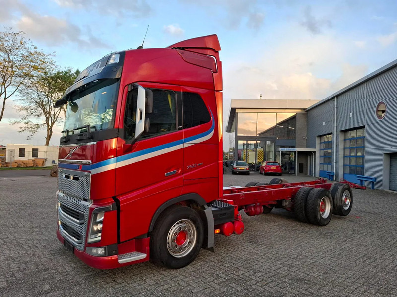 Volvo FH16-750 / BIG AXLE / VEB+ / ONLY:679711 KM / DYNAMIC STEERING / NAVI / LWDS / FULL-AIR / AUTOMATIC / EURO-6 / 2018 - Fahrgestell LKW: das Bild 1 Volvo FH16-750 / BIG AXLE / VEB+ / ONLY:679711 KM / DYNAMIC STEERING / NAVI / LWDS / FULL-AIR / AUTOMATIC / EURO-6 / 2018 - Fahrgestell LKW: das Bild 1