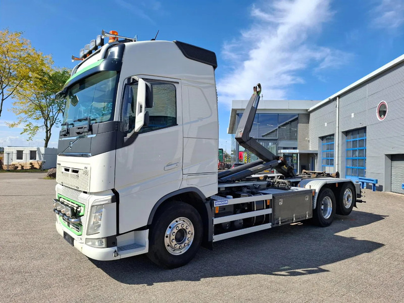 Volvo FH4-500 / VEB+ / HOOK 22 TON / LIFT+LENKACHSE / TUV:02-02-2026 / FULL-AIR / LWDS / NAVI / ALCOA / AUTOMATIC / EURO-6 / 2017 - Abrollkipper: das Bild 2 Volvo FH4-500 / VEB+ / HOOK 22 TON / LIFT+LENKACHSE / TUV:02-02-2026 / FULL-AIR / LWDS / NAVI / ALCOA / AUTOMATIC / EURO-6 / 2017 - Abrollkipper: das Bild 2