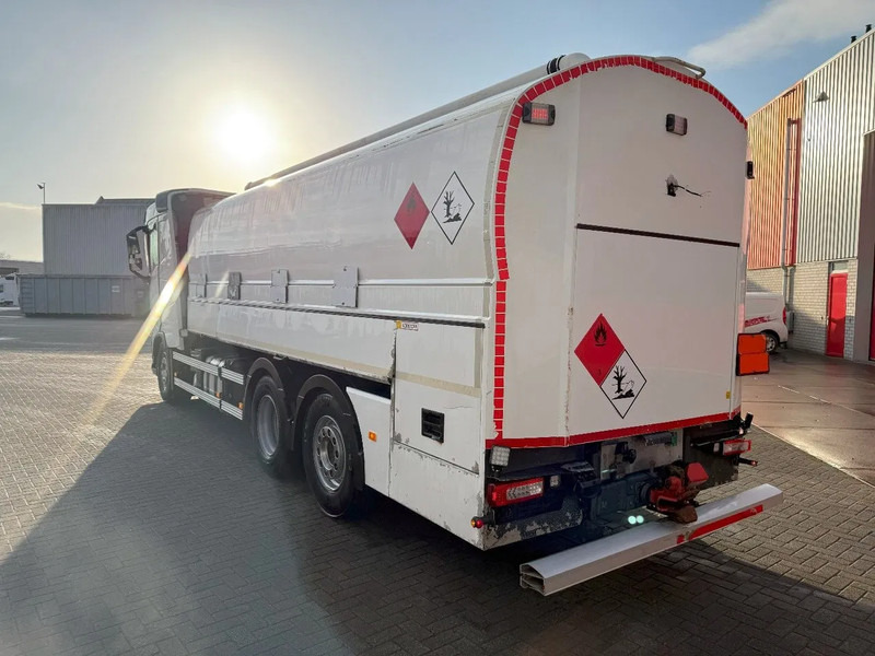 Volvo FH5-500 6X2 / ENGINE RUNNING / LIFT+LENKACHSE / FULL AIR / ADR / EUROTANK / 9-TON FRONT AXLE / EURO-6 / 2022 - Tankwagen: das Bild 3 Volvo FH5-500 6X2 / ENGINE RUNNING / LIFT+LENKACHSE / FULL AIR / ADR / EUROTANK / 9-TON FRONT AXLE / EURO-6 / 2022 - Tankwagen: das Bild 3