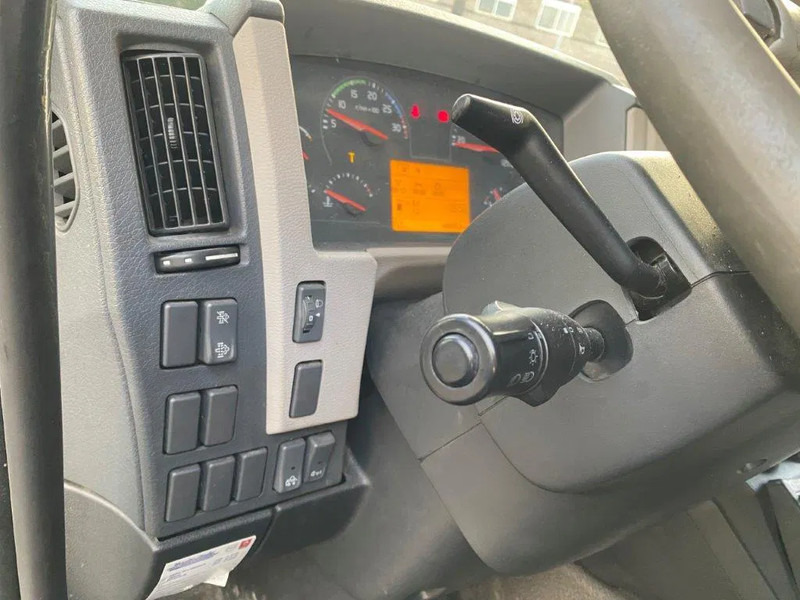 Koffer LKW Volvo FL5-210 / NL TRUCK / ONLY:495823 KM / PLATFORM 1500 KG / AUTOMATIC / EURO-6 / 2017: das Bild 16