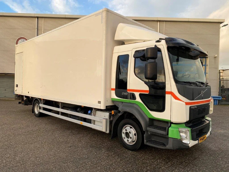 Volvo FL5-210 / NL TRUCK / ONLY:495823 KM / PLATFORM 1500 KG / AUTOMATIC / EURO-6 / 2017 - Koffer LKW: das Bild 2 Volvo FL5-210 / NL TRUCK / ONLY:495823 KM / PLATFORM 1500 KG / AUTOMATIC / EURO-6 / 2017 - Koffer LKW: das Bild 2