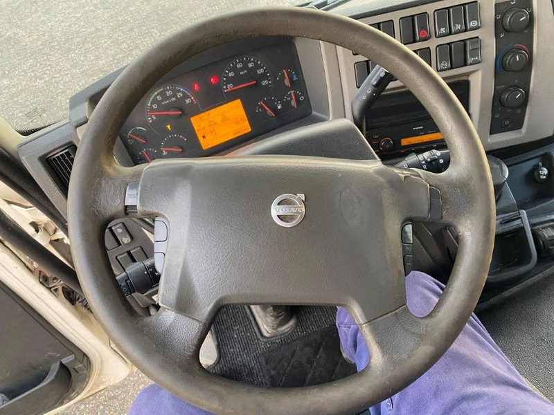 Koffer LKW Volvo FL5-210 / NL TRUCK / ONLY:495823 KM / PLATFORM 1500 KG / AUTOMATIC / EURO-6 / 2017: das Bild 18