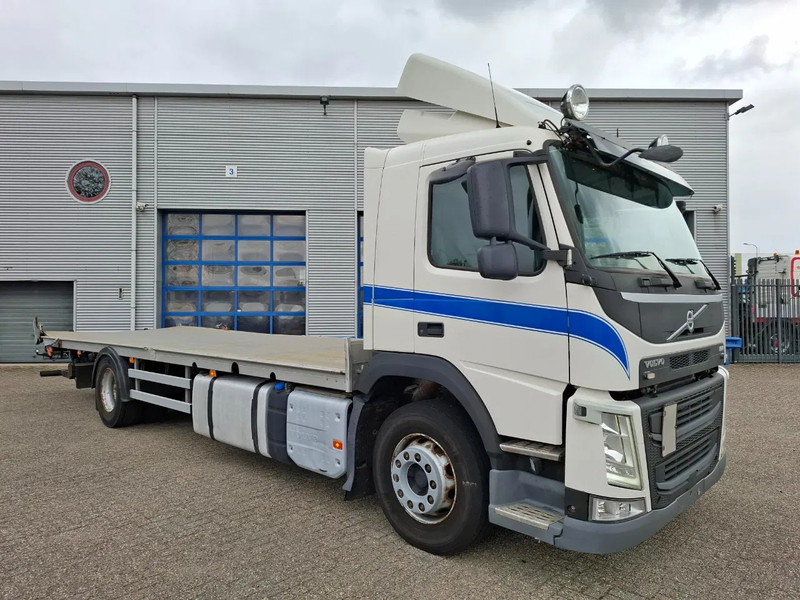 Volvo FM11-330 / ONLY:376356 KM / NAVI / FULL-AIR / LWDS / AIRCO / AUTOMATIC / EURO-6 / 2016 - Fahrgestell LKW: das Bild 2 Volvo FM11-330 / ONLY:376356 KM / NAVI / FULL-AIR / LWDS / AIRCO / AUTOMATIC / EURO-6 / 2016 - Fahrgestell LKW: das Bild 2