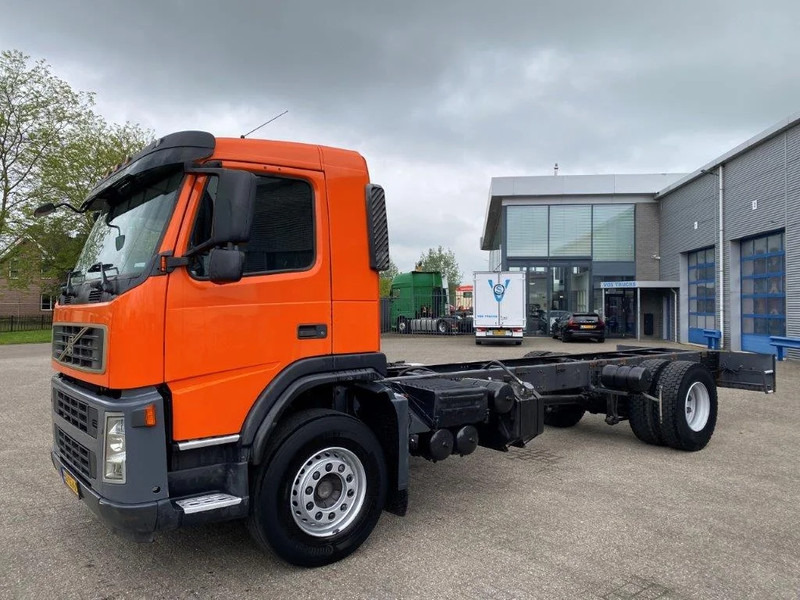 Volvo FM9-260 / HYDRAULICS / NL TRUCK / AUTOMATIC / EURO-3 / 2005 - Fahrgestell LKW: das Bild 1 Volvo FM9-260 / HYDRAULICS / NL TRUCK / AUTOMATIC / EURO-3 / 2005 - Fahrgestell LKW: das Bild 1