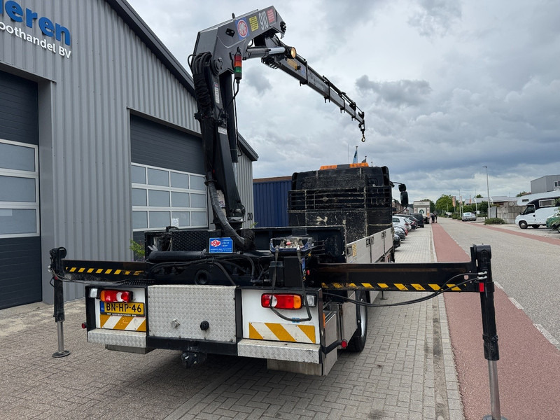 DAF LF45-220 HMF 910 K4 + 1 / Remote Control - Autokran: das Bild 4 DAF LF45-220 HMF 910 K4 + 1 / Remote Control - Autokran: das Bild 4