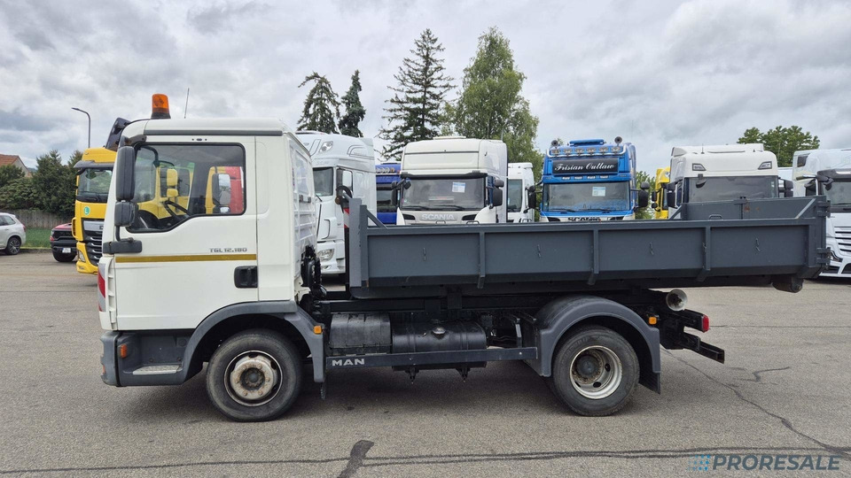 MAN TGL 12.180 4x2 BB EURO 3 - Hákový nosič kontejnerů - Abrollkipper: das Bild 3 MAN TGL 12.180 4x2 BB EURO 3 - Hákový nosič kontejnerů - Abrollkipper: das Bild 3