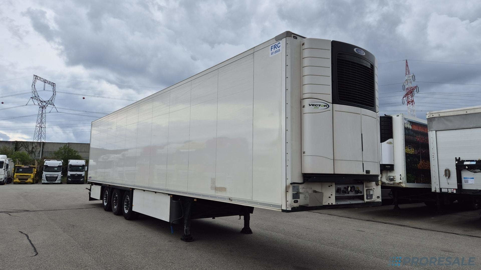 SCHMITZ CARGOBULL SKO 24/L - 13.4 FP60 COOL - mrazírenský návěs + diesel-ekektrický agregát CARRIER VECTOR 1550 - Kühlkoffer Auflieger: das Bild 1 SCHMITZ CARGOBULL SKO 24/L - 13.4 FP60 COOL - mrazírenský návěs + diesel-ekektrický agregát CARRIER VECTOR 1550 - Kühlkoffer Auflieger: das Bild 1