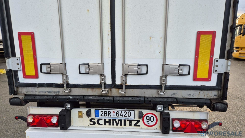SCHMITZ CARGOBULL SKO 24/L - 13.4 FP60 COOL - mrazírenský návěs + diesel-elektrický agregát CARRIER VECTOR 1300 - Kühlkoffer Auflieger: das Bild 5 SCHMITZ CARGOBULL SKO 24/L - 13.4 FP60 COOL - mrazírenský návěs + diesel-elektrický agregát CARRIER VECTOR 1300 - Kühlkoffer Auflieger: das Bild 5