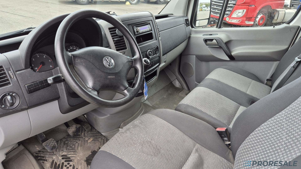 VOLKSWAGEN CRAFTER 2,0 TDi 100 kW skříňový - Koffer Transporter: das Bild 5 VOLKSWAGEN CRAFTER 2,0 TDi 100 kW skříňový - Koffer Transporter: das Bild 5