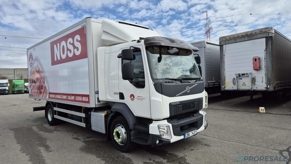 VOLVO FL 250 BB EURO 6 - mrazírna + CARRIER XARIOS 600 EL MAXI - Kühlkoffer LKW: das Bild 1 VOLVO FL 250 BB EURO 6 - mrazírna + CARRIER XARIOS 600 EL MAXI - Kühlkoffer LKW: das Bild 1