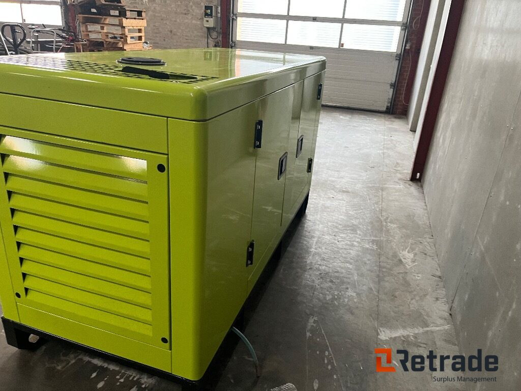 Generator Compal Power VG-R30 Generator - Baumaschine: das Bild 5 Generator Compal Power VG-R30 Generator - Baumaschine: das Bild 5