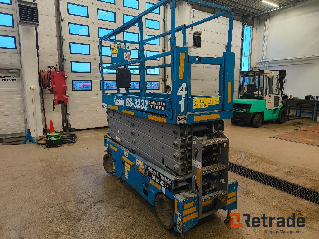 Genie GS-3232, 12m, Sakselift med støttelabber - Baumaschine: das Bild 5 Genie GS-3232, 12m, Sakselift med støttelabber - Baumaschine: das Bild 5