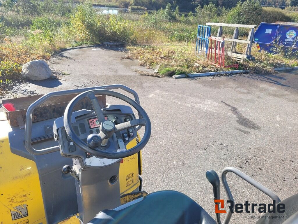 Vält Dynapac CC1100 Plus - Baumaschine: das Bild 5 Vält Dynapac CC1100 Plus - Baumaschine: das Bild 5