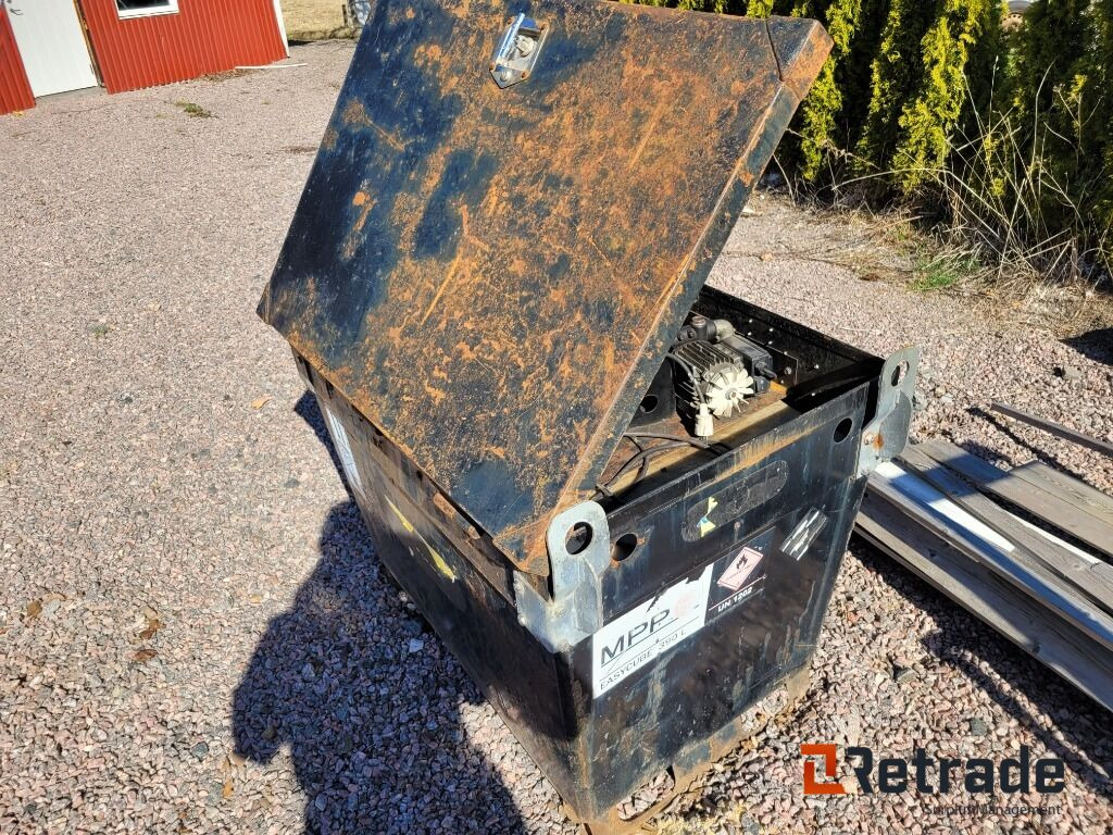 Bränsletank Dieseltank Western EC400 med pump - Baugeräte: das Bild 4 Bränsletank Dieseltank Western EC400 med pump - Baugeräte: das Bild 4