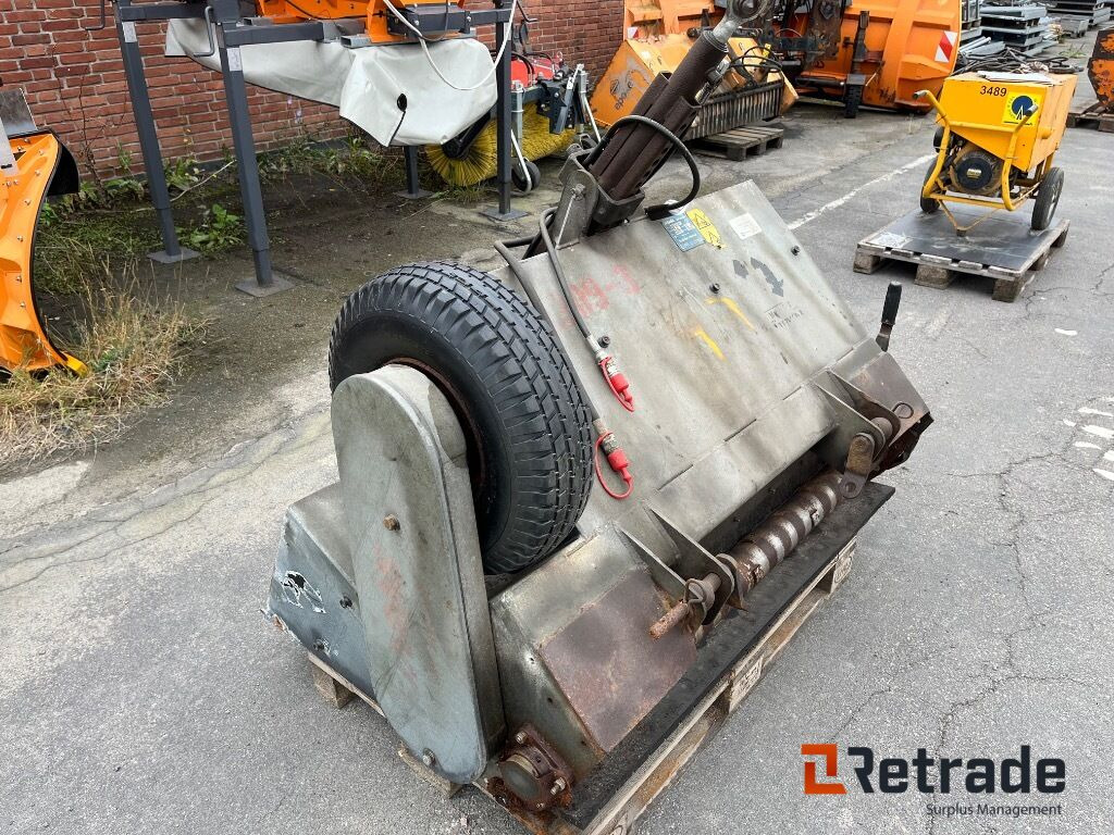 Fjærås 600/1350 liftophængt selvlæssende salt/grusudlægger. - Baugeräte: das Bild 3 Fjærås 600/1350 liftophængt selvlæssende salt/grusudlægger. - Baugeräte: das Bild 3