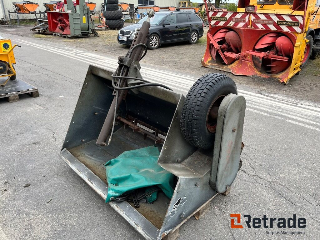 Fjærås 600/1350 liftophængt selvlæssende salt/grusudlægger. - Baugeräte: das Bild 1 Fjærås 600/1350 liftophængt selvlæssende salt/grusudlægger. - Baugeräte: das Bild 1