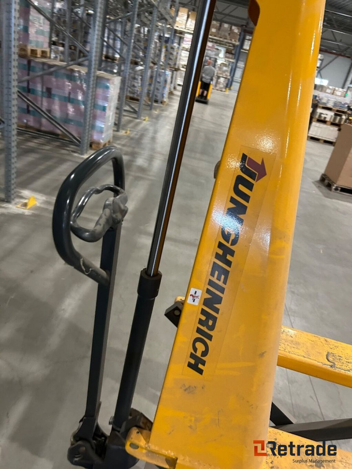 Jekke tralle fra Jungheinrich AX 10 - Niederhubwagen: das Bild 3 Jekke tralle fra Jungheinrich AX 10 - Niederhubwagen: das Bild 3