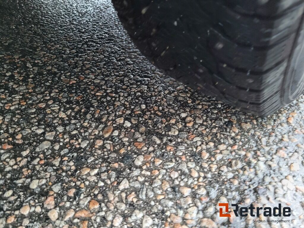 PKW Lätt lastbil med flak och kran , Ford Transit 350  2.2 TDCi: das Bild 45