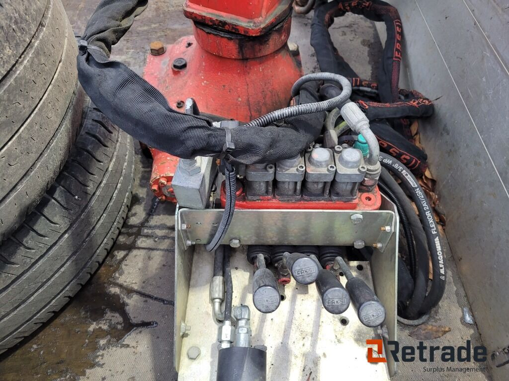 PKW Lätt lastbil med flak och kran , Ford Transit 350  2.2 TDCi: das Bild 37