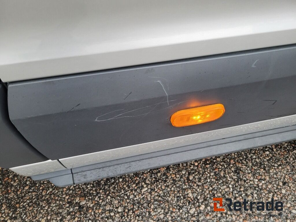 PKW Lätt lastbil med flak och kran , Ford Transit 350  2.2 TDCi: das Bild 42