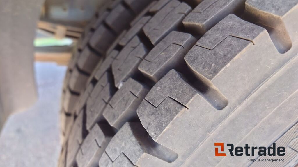 Koffer LKW Mitsubishi Fuso (Canter) 2013: das Bild 24