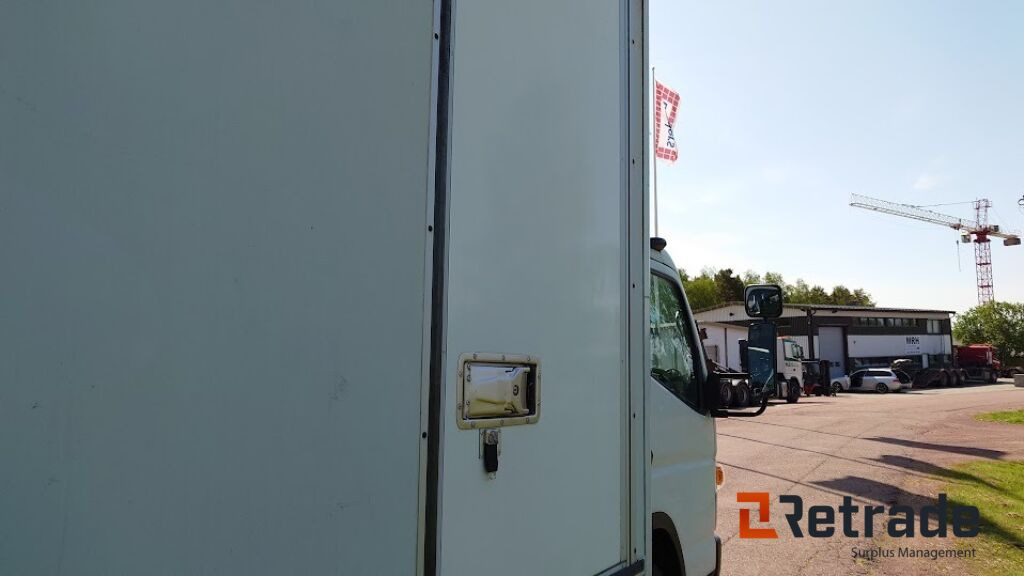 Koffer LKW Mitsubishi Fuso (Canter) 2013: das Bild 45