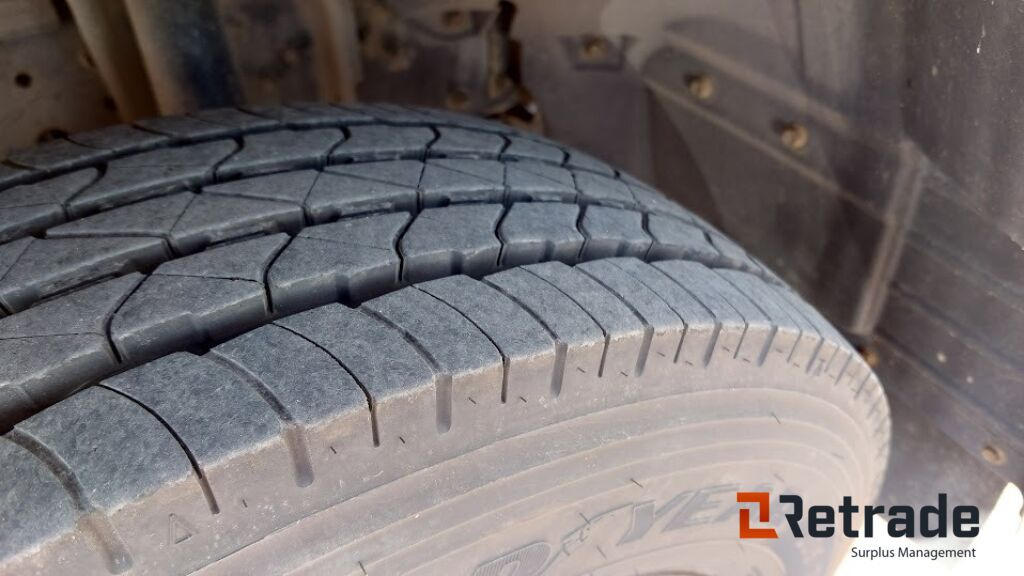 Koffer LKW Mitsubishi Fuso (Canter) 2013: das Bild 17