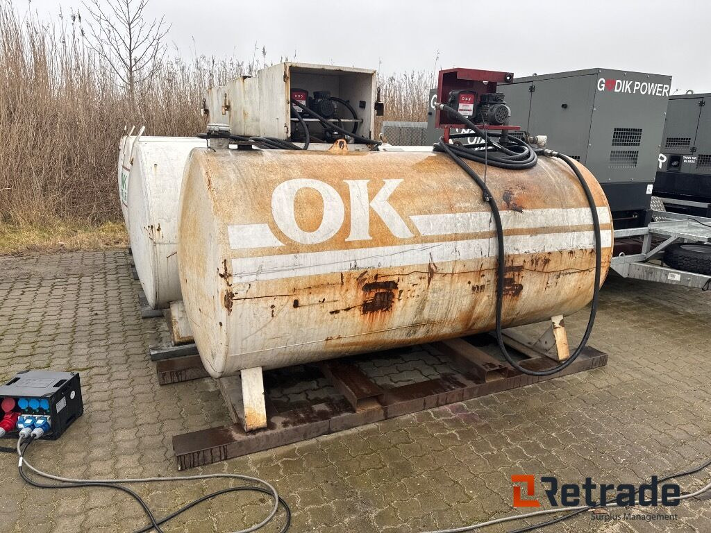 OK 2500ltr. Tank m. Pumpe (A0020031) - Lagertank: das Bild 1 OK 2500ltr. Tank m. Pumpe (A0020031) - Lagertank: das Bild 1