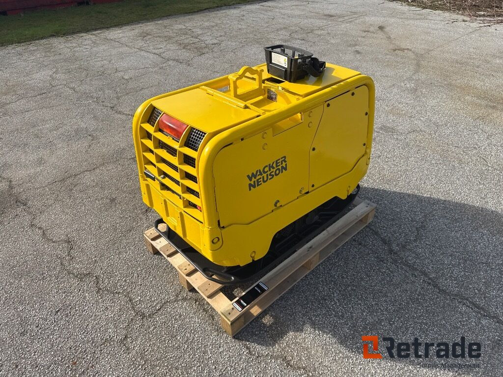 Pladevibrator Wacker Neuson Dpu80 R Remote - Baugeräte: das Bild 1 Pladevibrator Wacker Neuson Dpu80 R Remote - Baugeräte: das Bild 1
