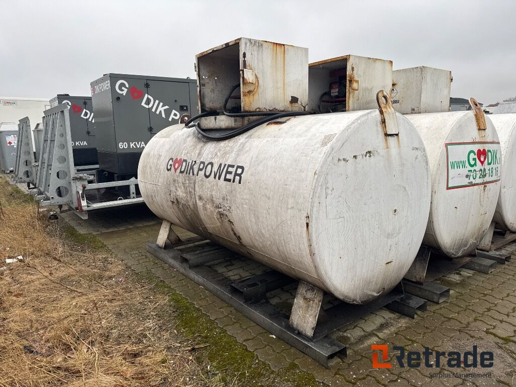 ROUG 2700ltr. Tank m. Pumpe - Lagertank: das Bild 5 ROUG 2700ltr. Tank m. Pumpe - Lagertank: das Bild 5