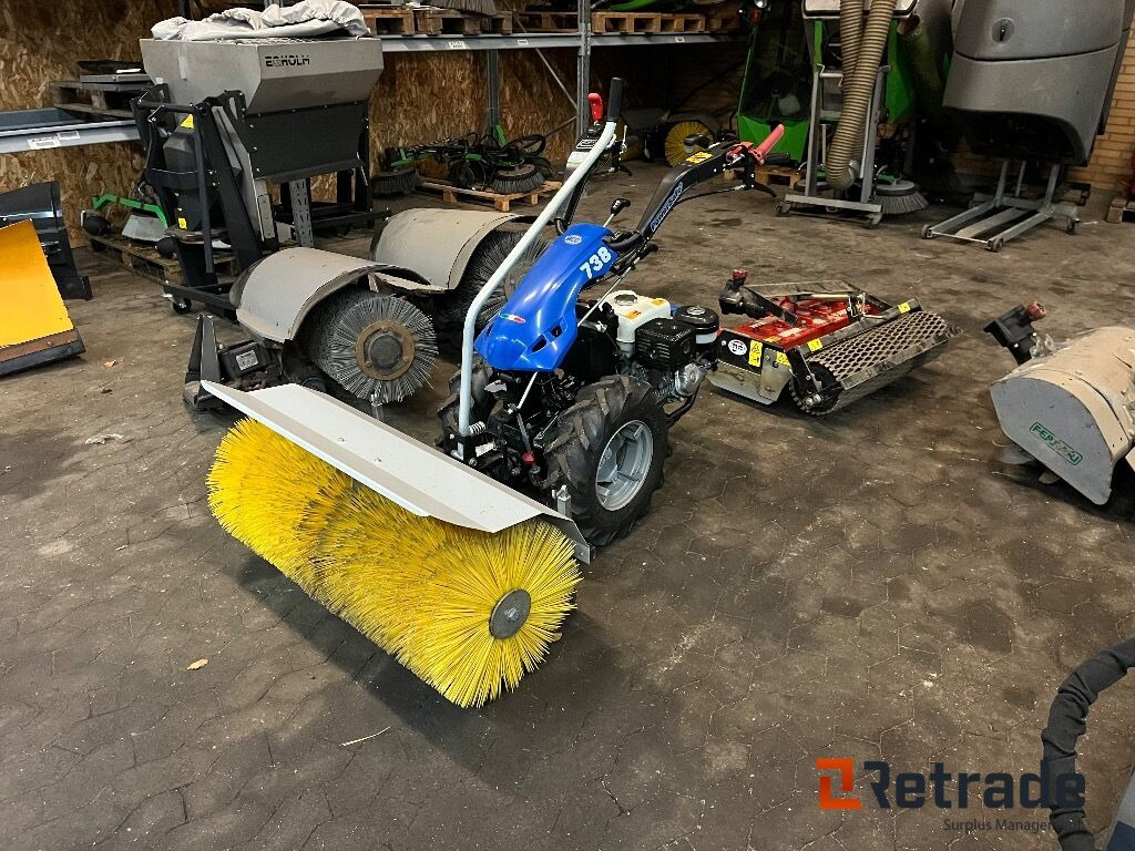 Redskabsbærer BCS 738 Power Safe Motoriseret med frontkost samt tilbehør - Gartengerät: das Bild 1 Redskabsbærer BCS 738 Power Safe Motoriseret med frontkost samt tilbehør - Gartengerät: das Bild 1