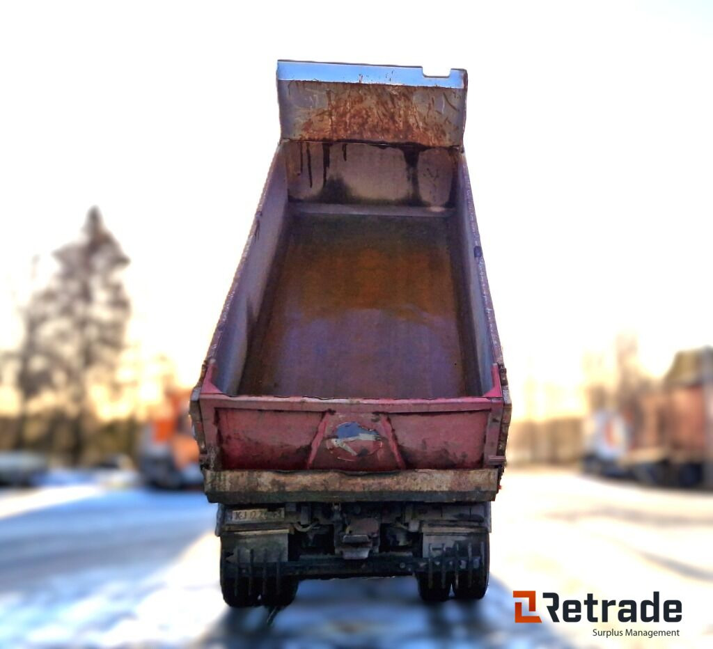 Robust og klar tippbil – Volvo FH16 650 8x4 med tipp og hengeropplegg - Kipper: das Bild 5 Robust og klar tippbil – Volvo FH16 650 8x4 med tipp og hengeropplegg - Kipper: das Bild 5