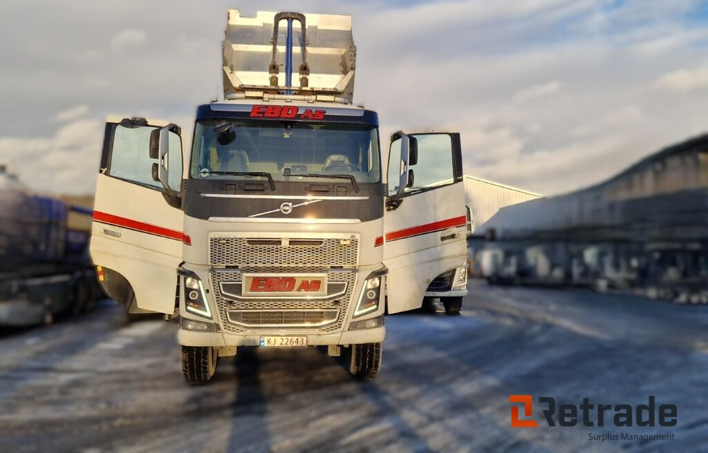 Robust og klar tippbil – Volvo FH16 650 8x4 med tipp og hengeropplegg - Kipper: das Bild 2 Robust og klar tippbil – Volvo FH16 650 8x4 med tipp og hengeropplegg - Kipper: das Bild 2