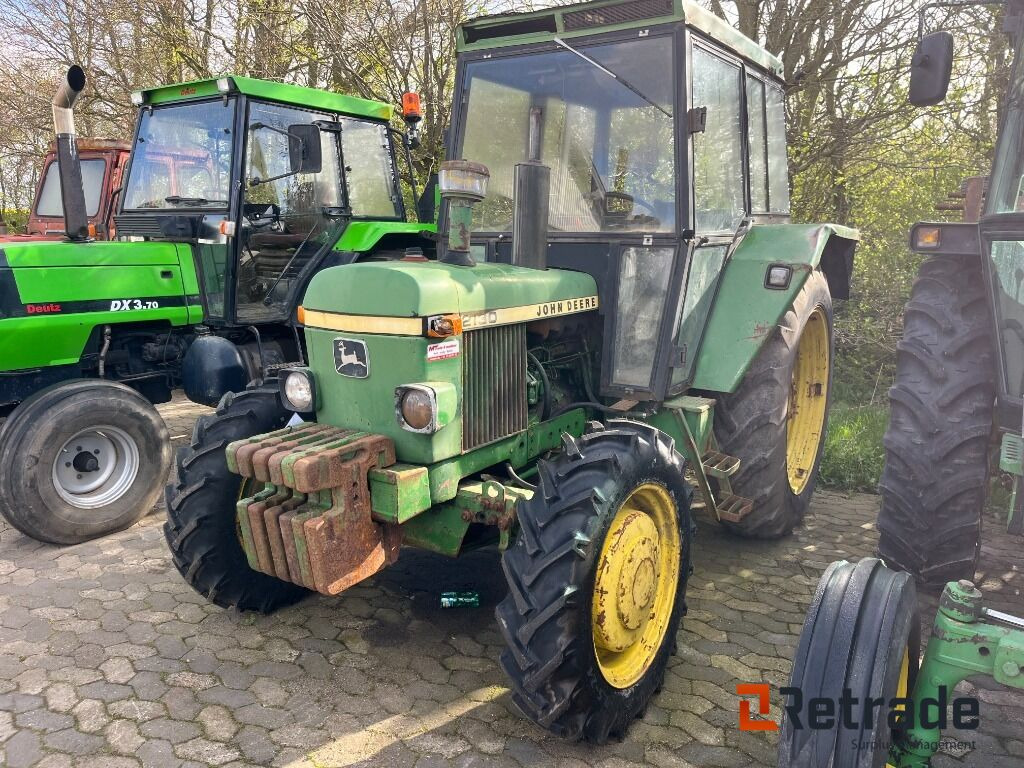 Tractor John Deere 2130 D 4 X 4 Traktor 2130 4 X 4 - Traktor: das Bild 1 Tractor John Deere 2130 D 4 X 4 Traktor 2130 4 X 4 - Traktor: das Bild 1