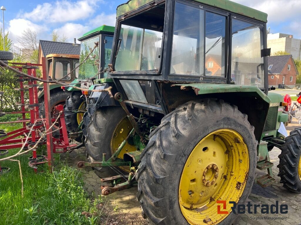 Tractor John Deere 2130 D 4 X 4 Traktor 2130 4 X 4 - Traktor: das Bild 5 Tractor John Deere 2130 D 4 X 4 Traktor 2130 4 X 4 - Traktor: das Bild 5